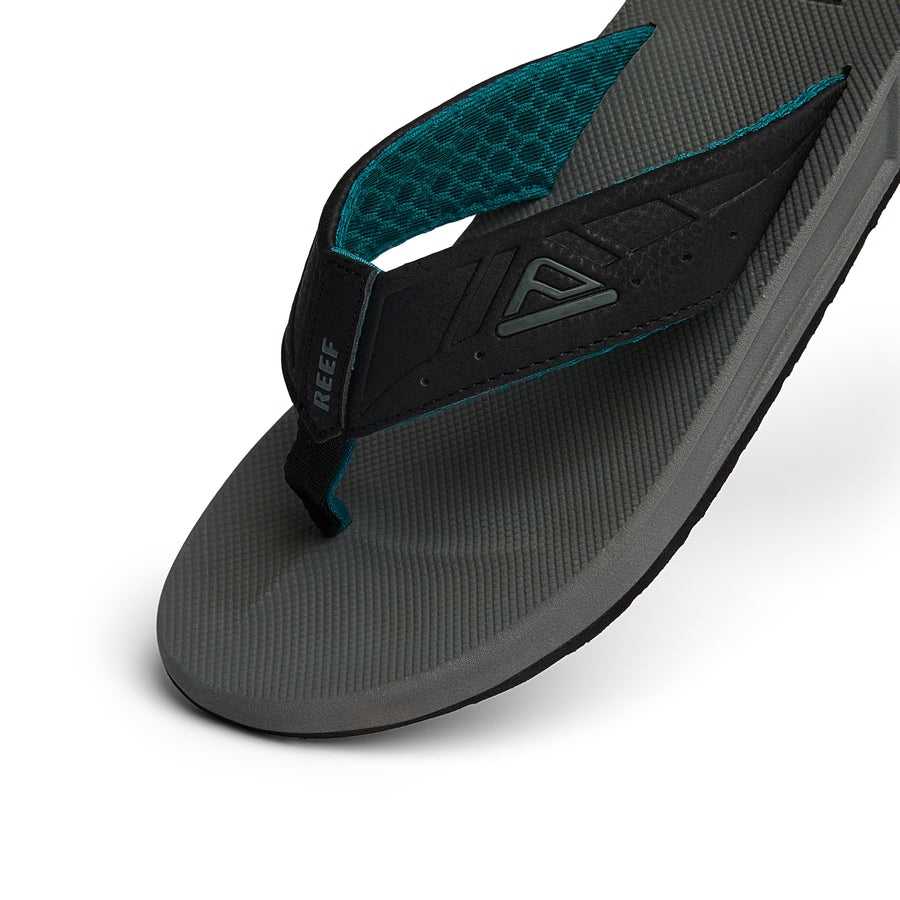 CI8148_PHANTOMS_GREYBLACKGREEN_DTL1_WHITE-900x900-831cf75.jpg
