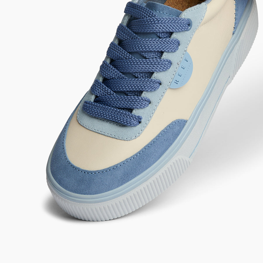 CJ7199_LAYDAYLIFT_BLUEMULTI_DTL1_GREY-900x900-831cf75.jpg