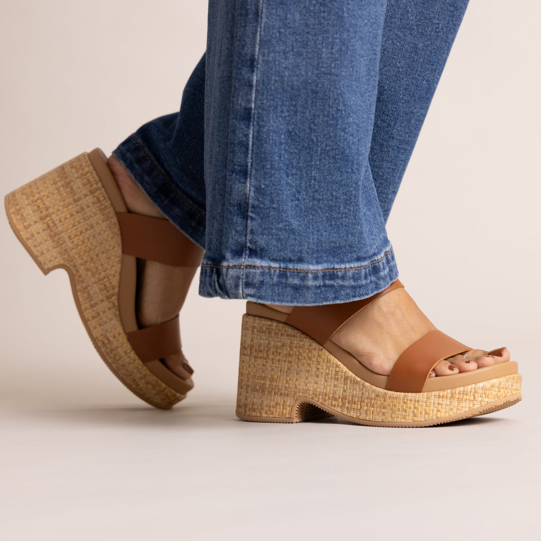 CJ7734_Sunset_Ibiza_Leather_Brown_4581-1800x1200-674bec2_1-2.jpg