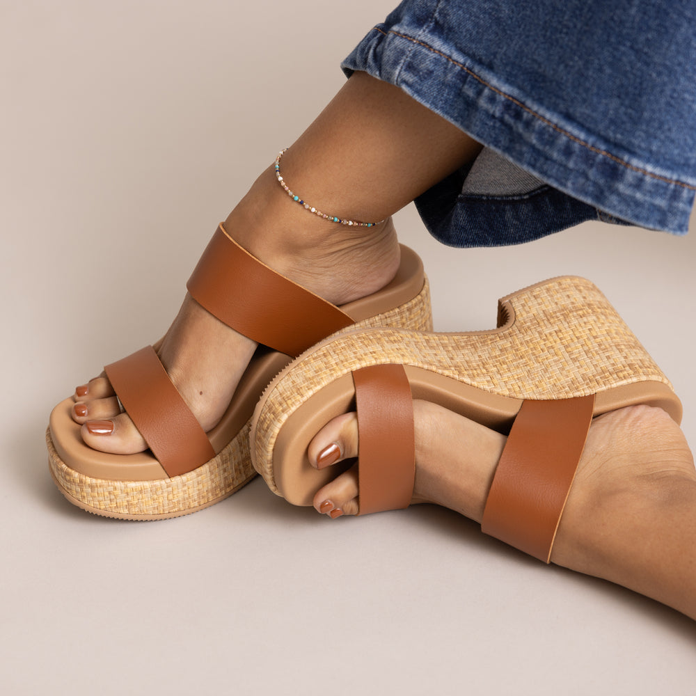 CJ7734_Sunset_Ibiza_Leather_Brown_4623-1500x1000-52290fa_1-1.jpg