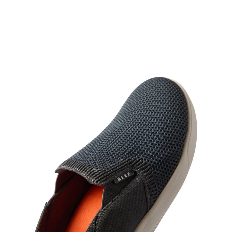 NEPTUNE_SLIP-ON_BLACK_WHITE_CJ8414_3155-900x900-c4cc11b_1.png